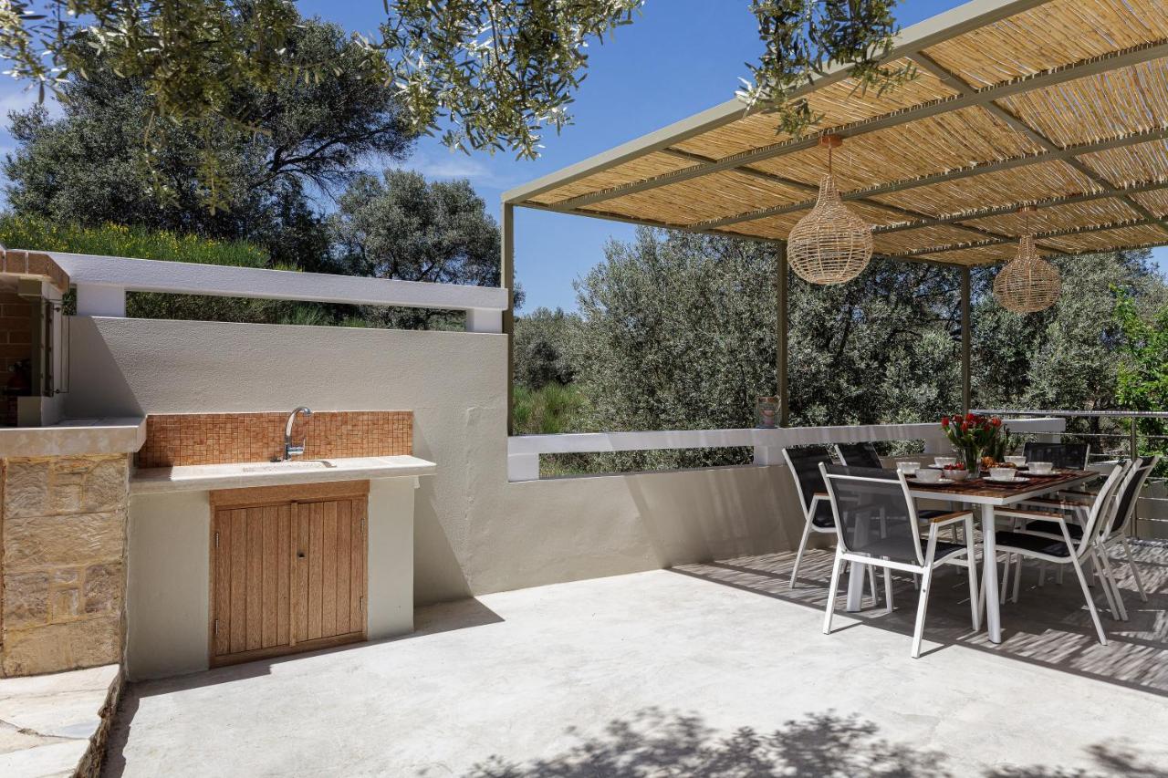 Rizes Villa With Jacuzzi & Heated Pool Agia Triada Exterior foto